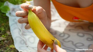 Banana and Cock, a Socks Connection - смотрите горячие секс видео на HOTSEXVIDEOS24.COM