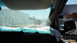 Natural Tits Queen Gags on Cock - лучшее порно 24/7 на HOTSEXVIDEOS24.COM