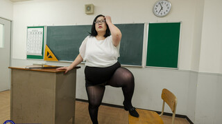 Shizuka's Big Ass and Tits: A Naughty Teacher's Delight - лучшее порно 24/7 на HOTSEXVIDEOS24.COM