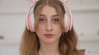 7 Dudes Take on Skinny Sasha Paige - смотрите горячие секс видео на HOTSEXVIDEOS24.COM