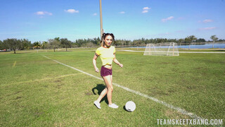 Wild Soccer Adventure - смотрите горячие секс видео на HOTSEXVIDEOS24.COM