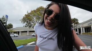 Amateur Latina Gets Fucked in a Car - смотрите горячие секс видео на HOTSEXVIDEOS24.COM