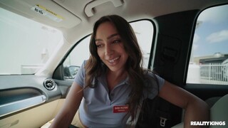 Kissing and Outdoor Action - лучшее порно 24/7 на HOTSEXVIDEOS24.COM