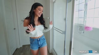 Brunette Bombshell in POV Action - лучшее порно 24/7 на HOTSEXVIDEOS24.COM