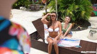Big Tits and Blowjobs in the Cottage - смотрите горячие секс видео на HOTSEXVIDEOS24.COM