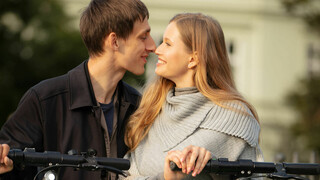 Russian Couple's Street Romance - лучшее порно 24/7 на HOTSEXVIDEOS24.COM